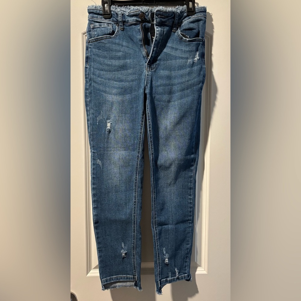 Trendy Blue Distressed Ankle Jeans
